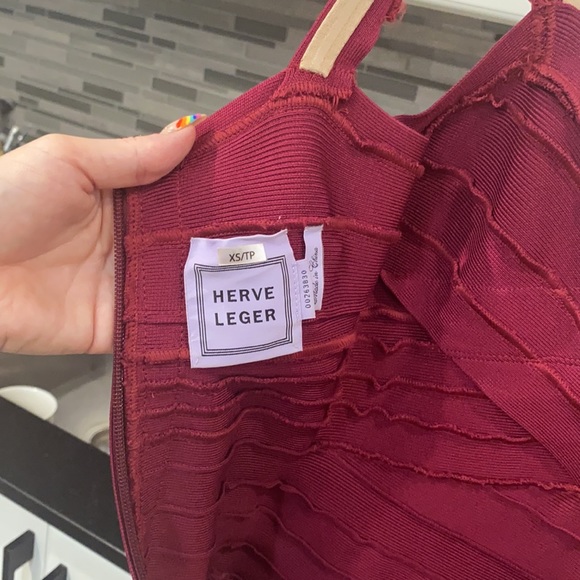 XS Herve leger body con dress. - Picture 3 of 6